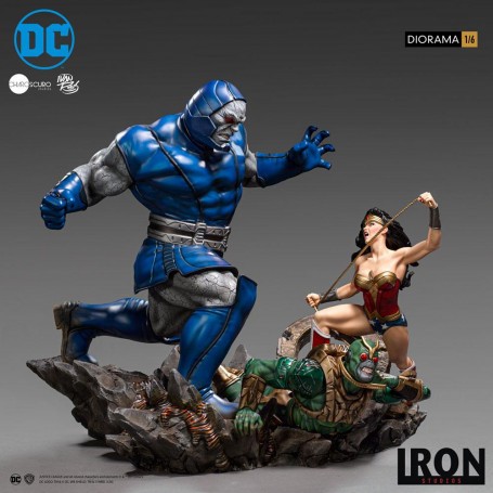DC Comics Diorama 1/6 Wonder Woman gegen Darkseid von Ivan Reis 54 cm 