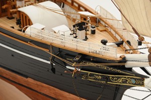 Schiffsmodelle aus Holz